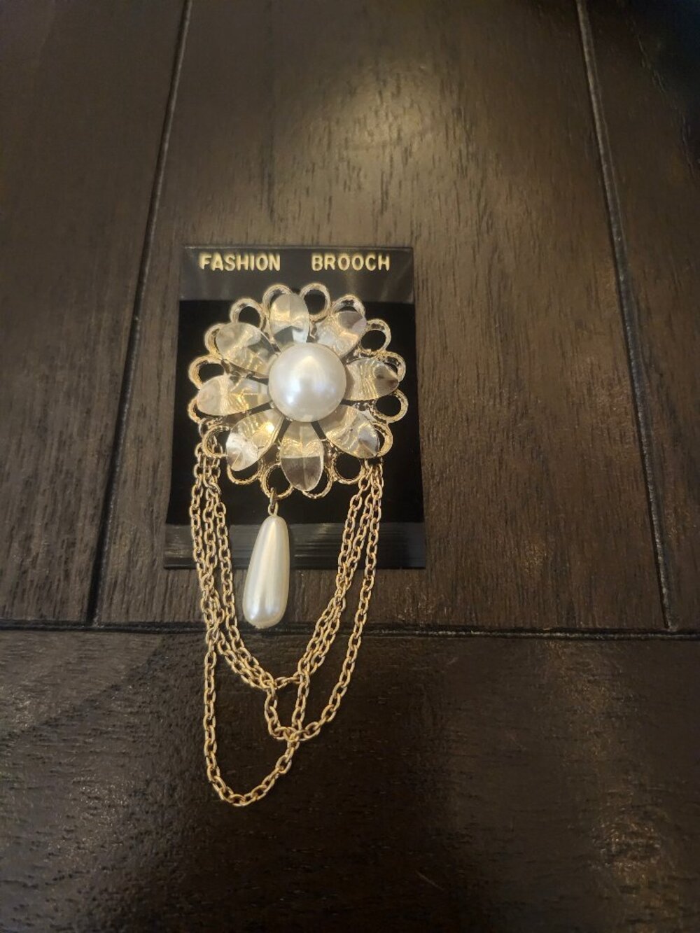 Lovely Vintage Draped Gold Toned Brooch Faux Pearl Fashion Jewelry NEW Korea